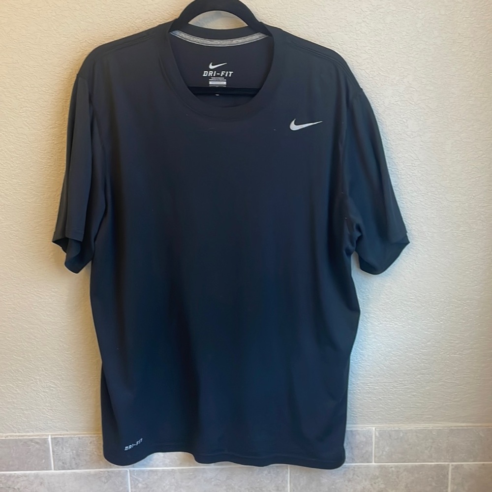 Nike Dri-Fit Athletic Workout Short Sleeve Tee